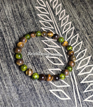 Load image into Gallery viewer, New 8mm Tiger Eye and Green Quartz Bracelet (Size 8 inches)