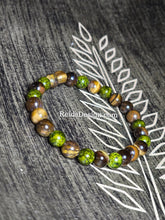 Load image into Gallery viewer, New 8mm Tiger Eye and Green Quartz Bracelet (Size 8 inches)