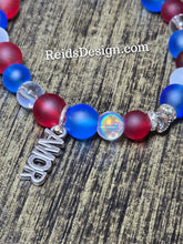 Load image into Gallery viewer, New Amor Glass Beaded Bracelet with mini Heart size 7.5 inches