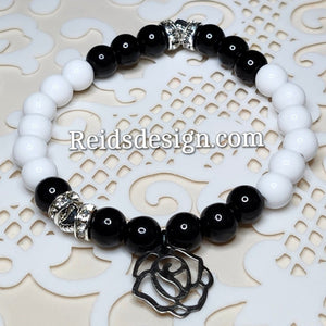 "🌹" " ❤️ " Black and White Glass Pearls Rose Bracelet ( size 7.5" )