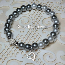 Load image into Gallery viewer, &quot;❤&quot; White and Platinum Glass Pearl Bracelet (Size 7.5&quot;)