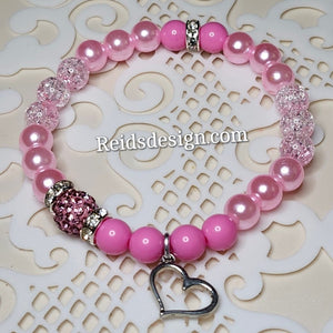 "❤️" Heart charm Acrylic Beaded Bracelet (size 7.5")