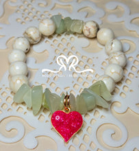 Load image into Gallery viewer, "🩷" Chip Jade Beaded Bracelet.... size 7.5"
