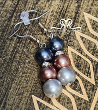 Load image into Gallery viewer, Glass Pearls earring and Stackable Bracelet set