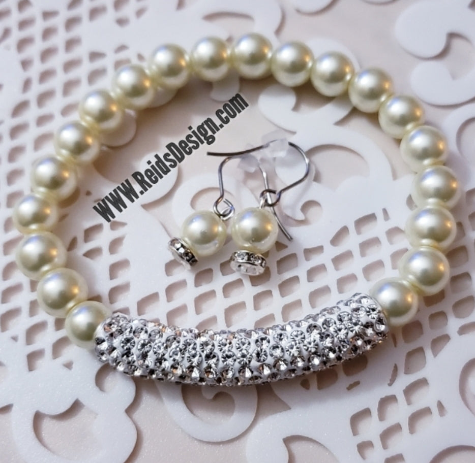 Sale.....Glass pearl Bracelet and earrings set