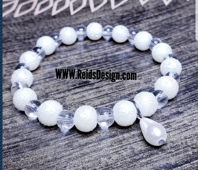 Textured white glass pearl bracelet