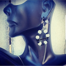 Load image into Gallery viewer, Glass Bead Earrings